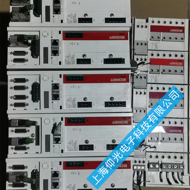 ��ɽ����AX8000�ŷ����S�ވ󾯴��aF700/F701�ɜyԇ