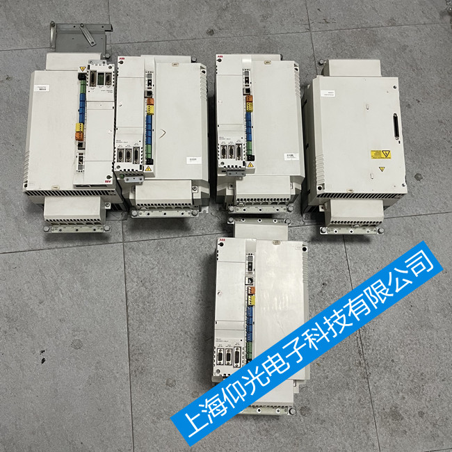ABB MotiFlex e180�ŷ������S���_�C��E1027