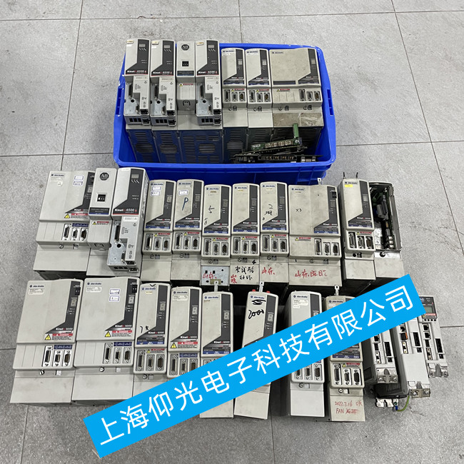 �Cе�O��AB Kinetix 5500�ŷ������S��-�@ʾ��S40�S��