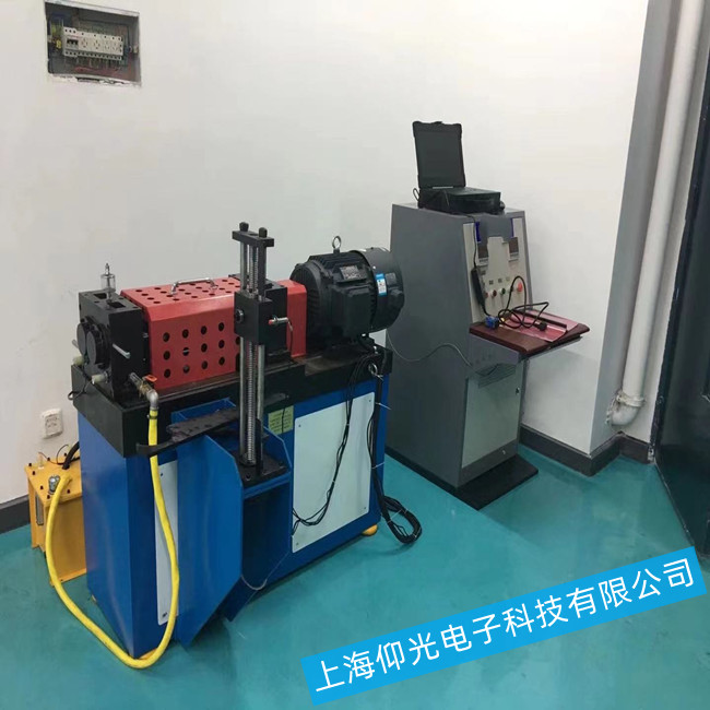 ƣ��ԇ�C���FӋ�����o��Ӌ���ȹ��ϵľS��̎��