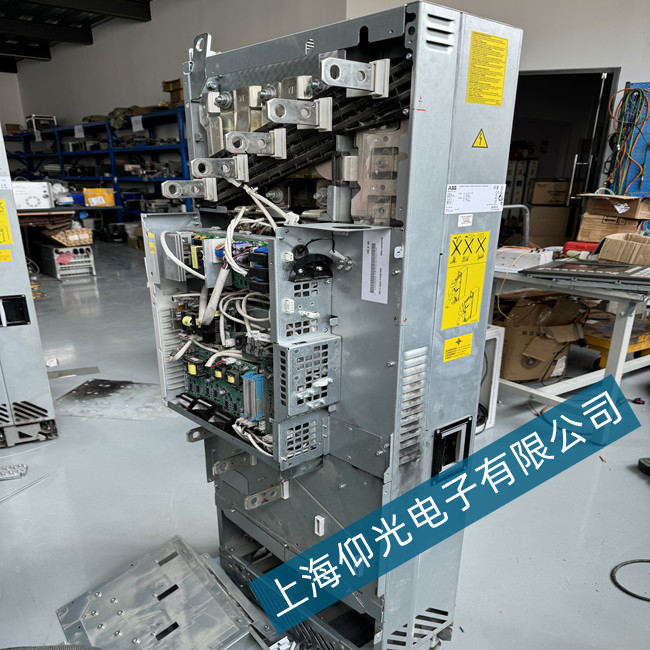 �ɶ�ABB ACS880׃�l���S�޸��Q�������IGBT�ȾS�޹����ļҸ�����