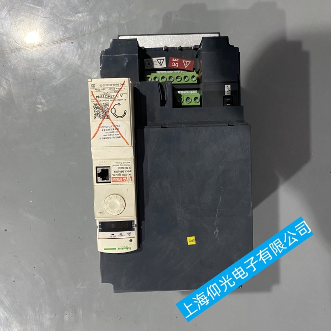 ������ٽ�Q��ʩ�͵�׃�l���ӵض�·����